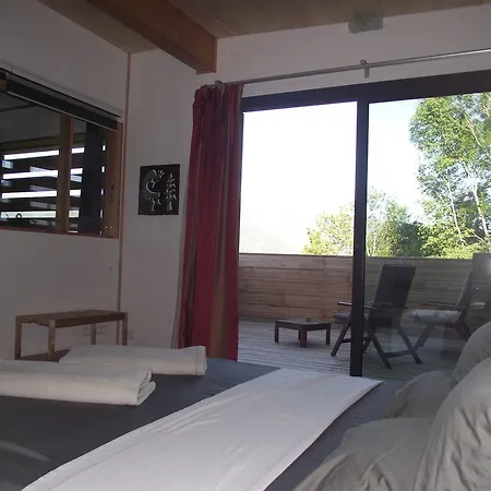 Les Gardeilles Bed & Breakfast *