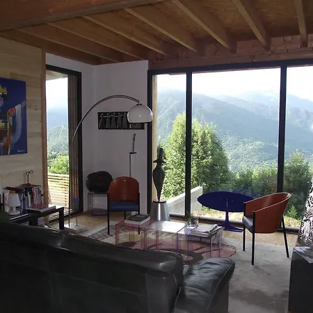 Les Gardeilles Bed & Breakfast *